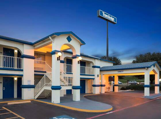 Travelodge by Wyndham Killeen/Fort Hood allows check-in for 18 year-old guests
