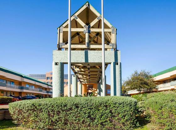 Rodeway Inn & Suites South of Fiesta Park allows check-in for 18 year-old guests