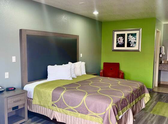 Fort Davis Inn & R.V. Park allows check-in for 18 year-old guests