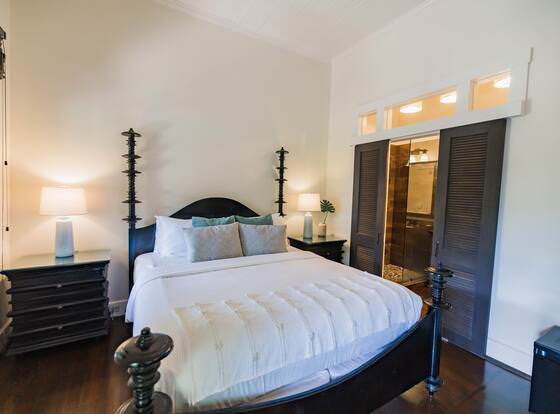 Lumeria Maui Educational Retreat Center allows check-in for 18 year-old guests