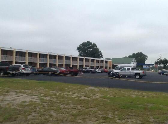 Tree Top Inn Florence allows check-in for 18 year-old guests