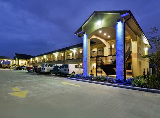 Americas Best Value Inn & Suites Lake Charles at I-210 Exit 11 allows check-in for 18 year-old guests
