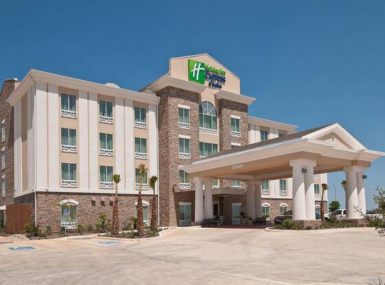 Holiday Inn Express Hotel & Suites Pearsall, an IHG Hotel allows check-in for 18 year-old guests