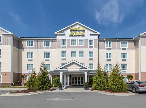 MainStay Suites Jacksonville near Camp Lejeune allows check-in for 18 year-old guests