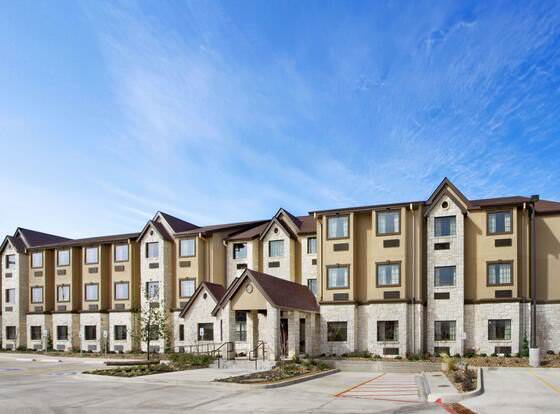 Microtel Inn & Suites by Wyndham Buda Austin South allows check-in for 18 year-old guests