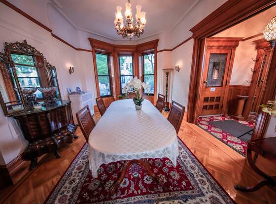 Lefferts Gardens Residence B&B allows check-in for 18 year-old guests