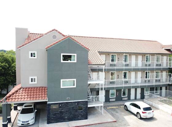 Village Motor Inn allows check-in for 18 year-old guests