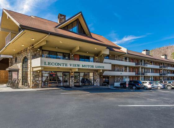 LeConte Motor Lodge A Ramada by Wyndham allows check-in for 18 year-old guests