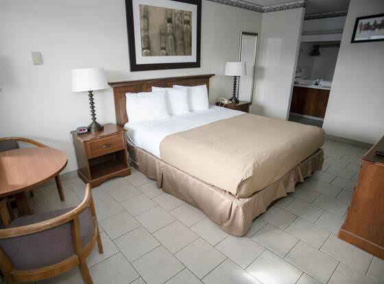 Pacific Inn allows check-in for 18 year-old guests