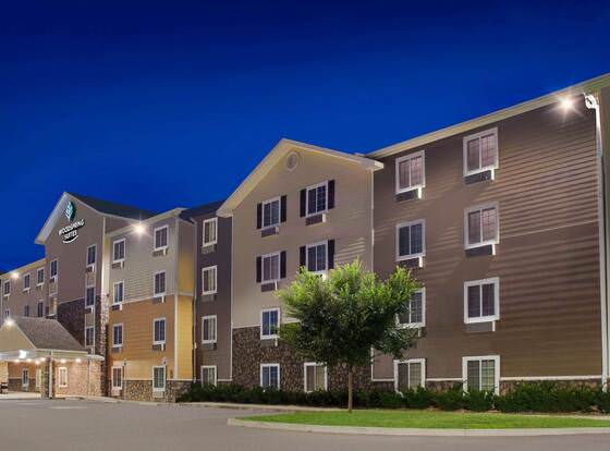 WoodSpring Suites Nashville Airport allows check-in for 18 year-old guests