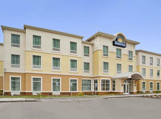 Days Inn by Wyndham Victoria allows check-in for 18 year-old guests