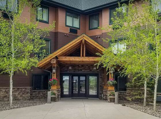 Extended Stay America Suites Minot allows check-in for 18 year-old guests