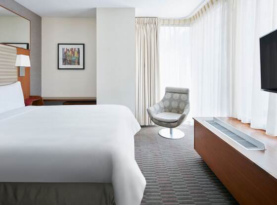 Club Quarters Hotel, Grand Central allows check-in for 18 year-old guests