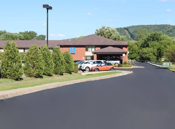 Motel 6 Binghamton, NY allows check-in for 18 year-old guests