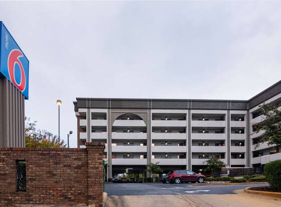 Motel 6 Columbus, GA - Downtown allows check-in for 18 year-old guests