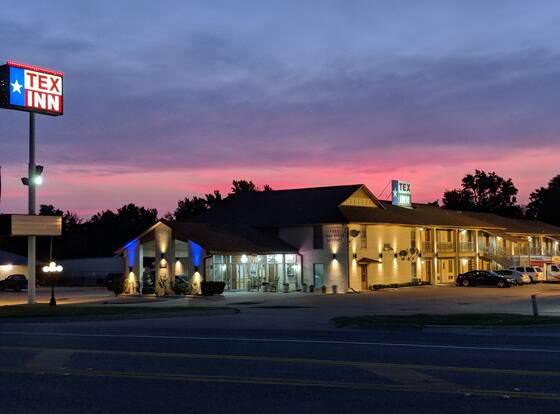 TexInn Motel allows check-in for 18 year-old guests