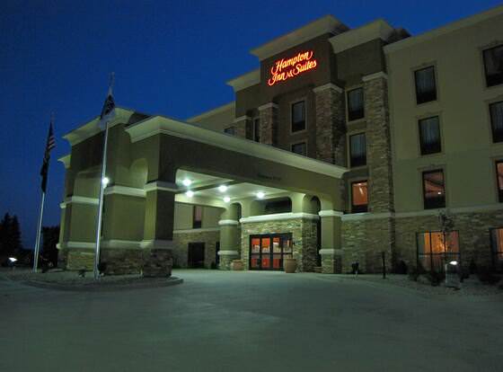Hampton Inn & Suites Jamestown, ND allows check-in for 18 year-old guests