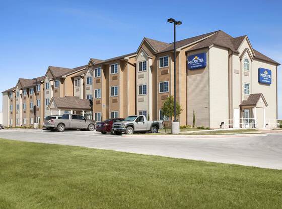 Microtel Inn & Suites by Wyndham Pleasanton allows check-in for 18 year-old guests