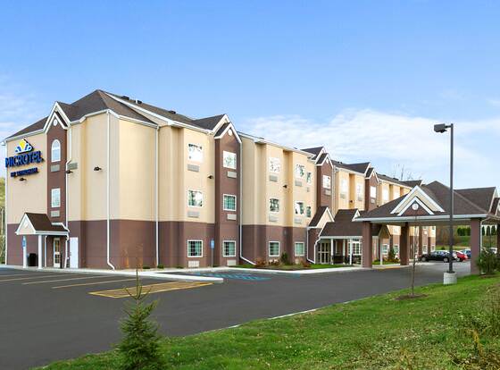 Microtel Inn & Suites by Wyndham Washington / Meadow Lands allows check-in for 18 year-old guests