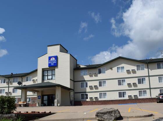 Americas Best Value Inn Jefferson City allows check-in for 18 year-old guests