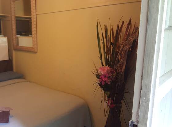 Hostel City Maui - 1 allows check-in for 18 year-old guests