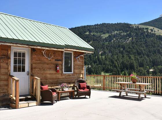 Yellowstone Mountain Cabins allows check-in for 18 year-old guests