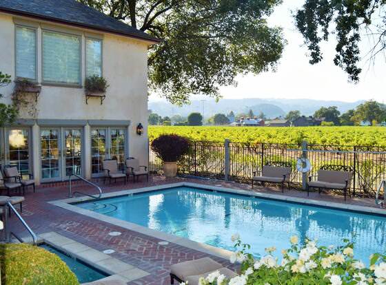 Vineyard Country Inn allows check-in for 18 year-old guests