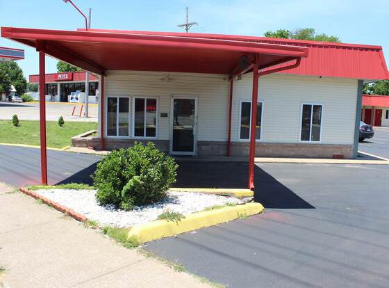 Guest House Motel allows check-in for 18 year-old guests