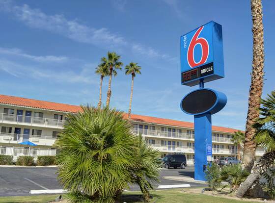 Motel 6 Twentynine Palms, CA allows check-in for 18 year-old guests