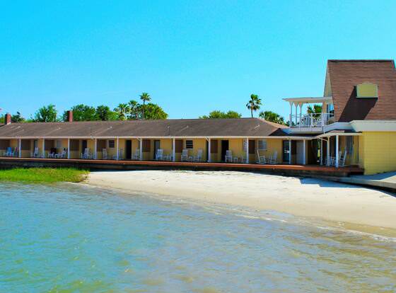 Edgewater Inn allows check-in for 18 year-old guests