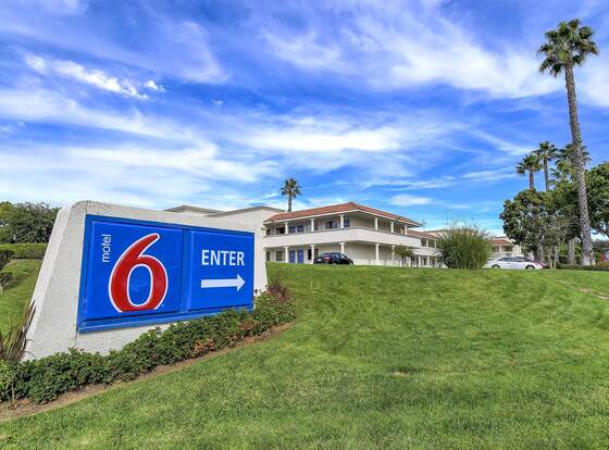 Motel 6 Carlsbad, CA Beach allows check-in for 18 year-old guests
