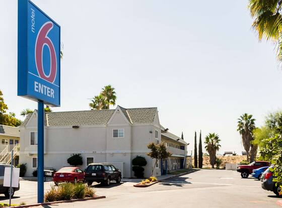 Motel 6 Bakersfield, CA - East allows check-in for 18 year-old guests