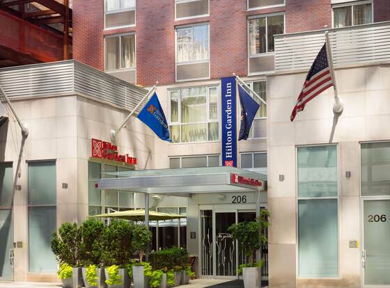 Hilton Garden Inn New York/Manhattan-Midtown East allows check-in for 18 year-old guests