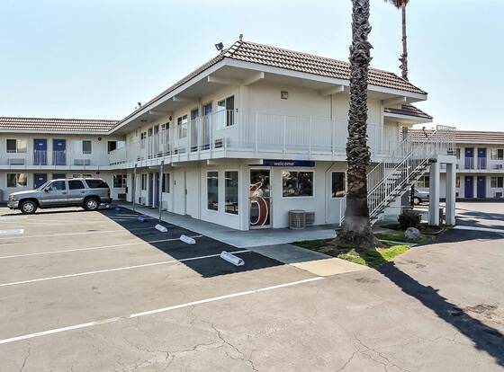 Motel 6 Campbell, CA - San Jose allows check-in for 18 year-old guests