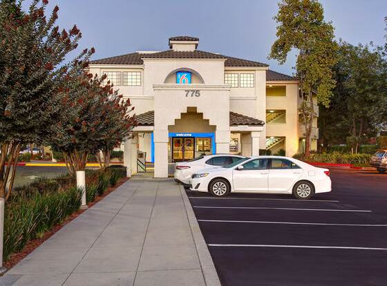 Motel 6 Sunnyvale, CA - North allows check-in for 18 year-old guests