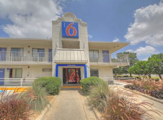 Motel 6 San Antonio, TX - Fiesta allows check-in for 18 year-old guests