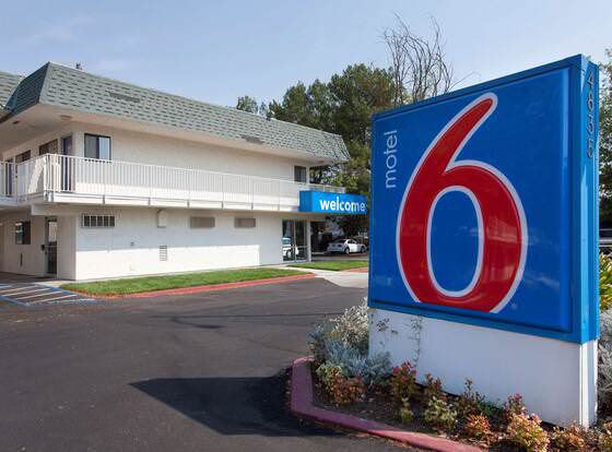 Motel 6 Davis, CA - Sacramento Area allows check-in for 18 year-old guests