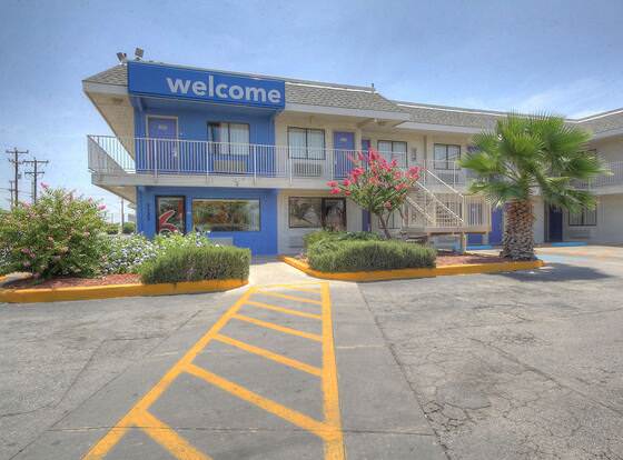 Motel 6 San Antonio, TX - Fort Sam Houston allows check-in for 18 year-old guests