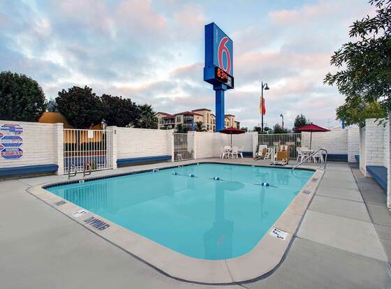 Motel 6 Santa Clara, CA allows check-in for 18 year-old guests