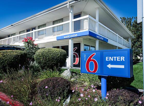 Motel 6 Sparks, NV - Airport - Sparks allows check-in for 18 year-old guests