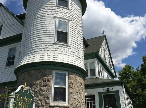 Turkey Hill Inn allows check-in for 18 year-old guests