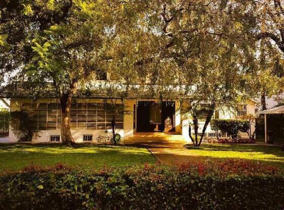 Orange Drive Hostel allows check-in for 18 year-old guests