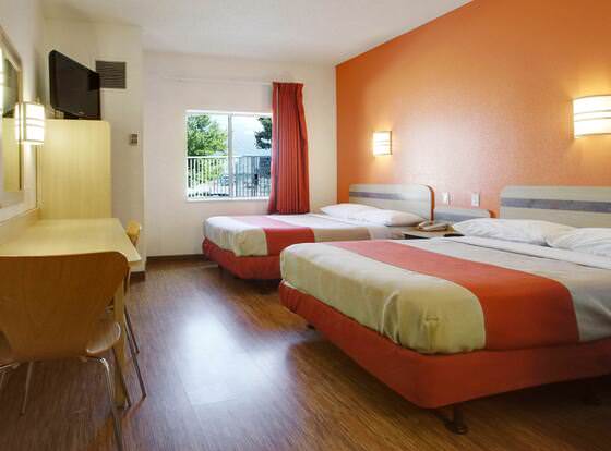 Motel 6 Lehi, UT – Thanksgiving Point allows check-in for 18 year-old guests