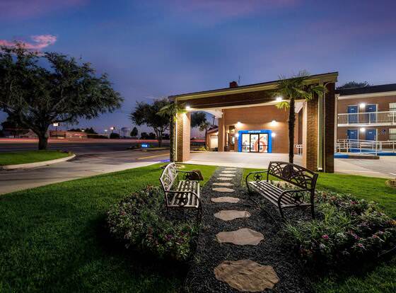 Motel 6 Plano, TX - Plano Northeast allows check-in for 18 year-old guests