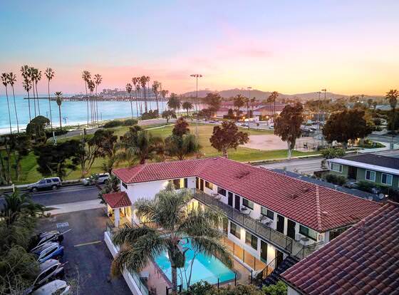 Blue Sands Inn, A Kirkwood Collection Hotel allows check-in for 18 year-old guests