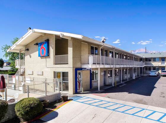 Motel 6 Colorado Springs, CO allows check-in for 18 year-old guests