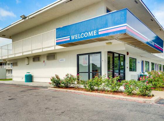 Motel 6 Muskogee, OK allows check-in for 18 year-old guests