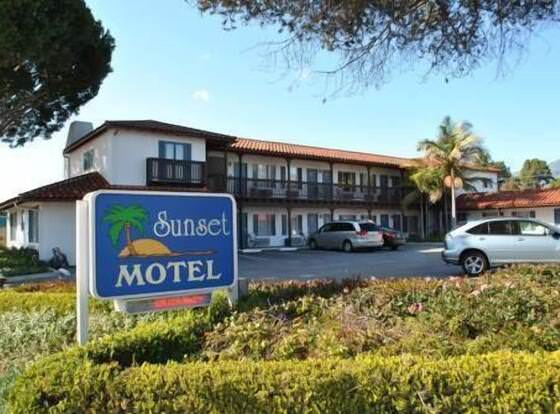 Sunset Motel allows check-in for 18 year-old guests