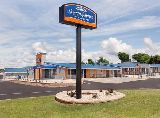 Howard Johnson by Wyndham Harrisonburg allows check-in for 18 year-old guests
