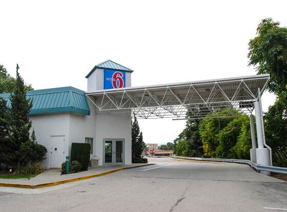 Motel 6 Warwick, RI - Providence Airport - I-95 allows check-in for 18 year-old guests
